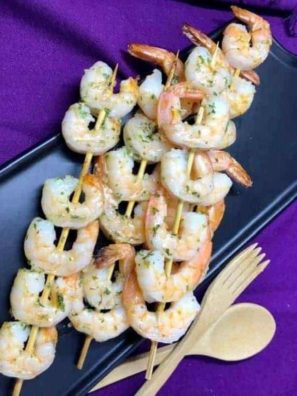 Air Fryer Garlic-Butter Shrimp Kebabs