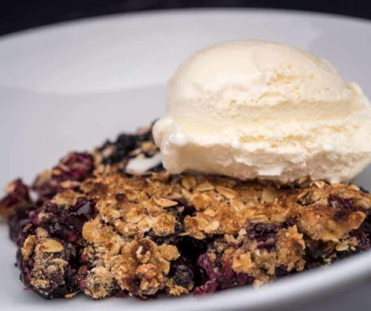 Air Fryer Old-Fashioned Blueberry Crisp