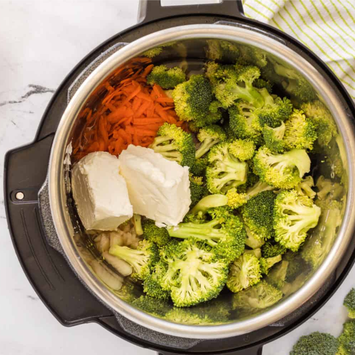 Instant Pot Copycat Panera's Broccoli and Cheddar Soup (1)