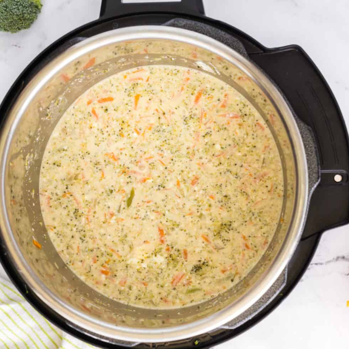 Instant Pot Copycat Panera's Broccoli and Cheddar Soup (2)