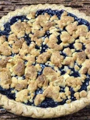 Air Fryer Blueberry Streusel Crumble Pie