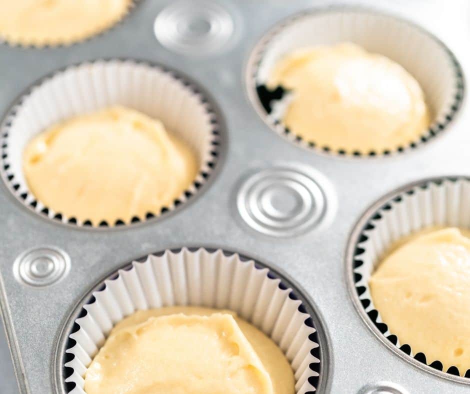 How To Make Boxed Cake Mix Cupcakes in The Air Fryer - Fork To Spoon
