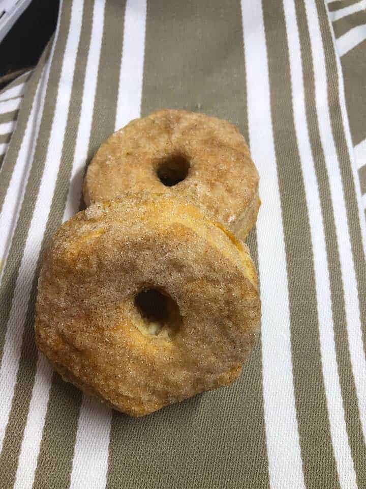 can dogs have cinnamon donuts