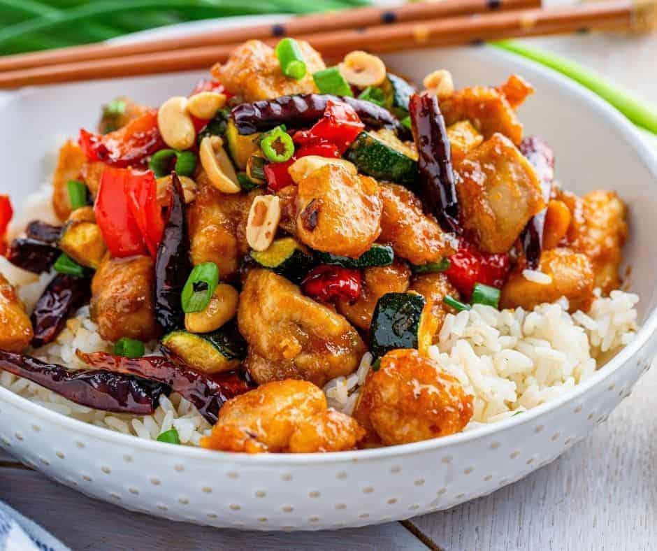 https://forktospoon.com/wp-content/uploads/2021/10/Air-Fryer-Kung-Pao-Chicken-1.jpg