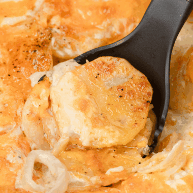 Omaha Steaks Scalloped Potatoes Recipe features tender potato slices baked in a rich, cheesy sauce until golden and bubbly. It&rsquo;s a simple, comforting side dish that pairs perfectly with steak, chicken, or holiday mains.