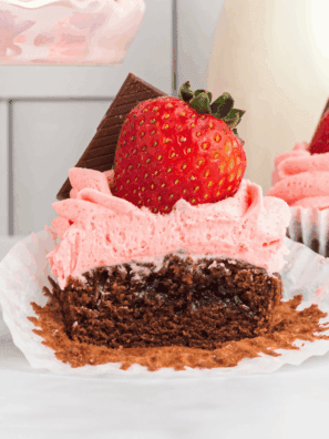 Air Fryer Valentine Cupcakes