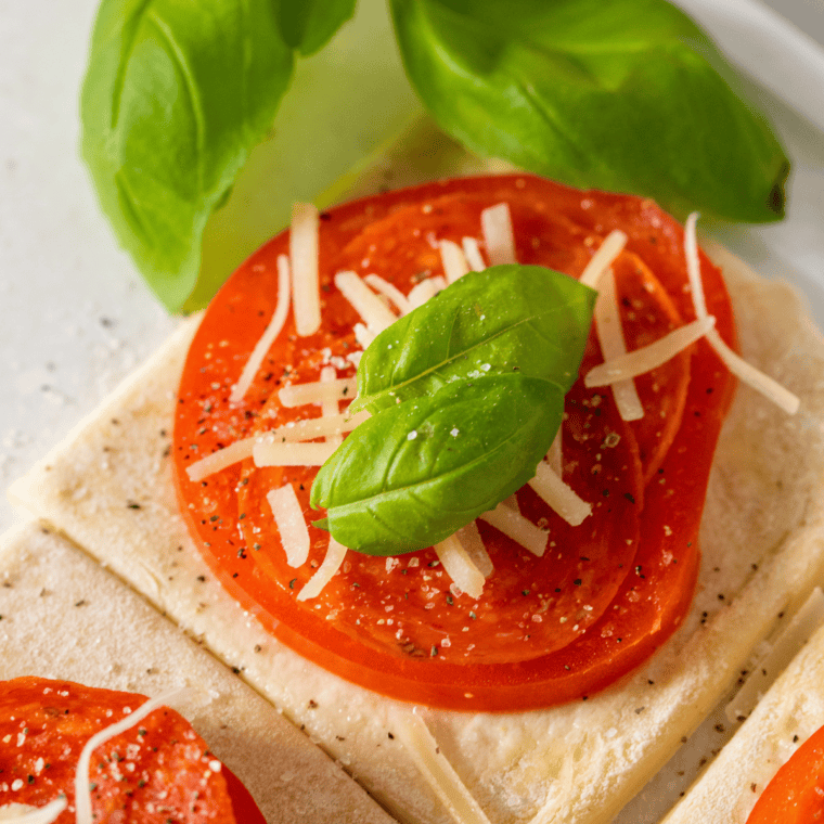 Air Fryer Pepperoni Basil Tomato Puffs, crispy bite-sized appetizers filled with pepperoni, basil, and tomato, perfect for any gathering.