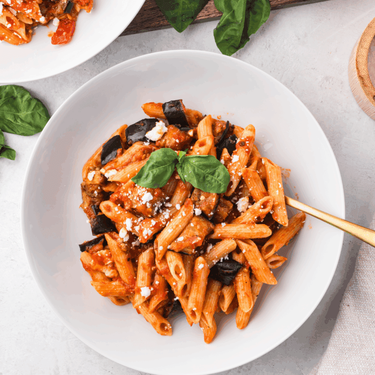 Rich and flavorful Olive Garden-style marinara sauce in a bowl