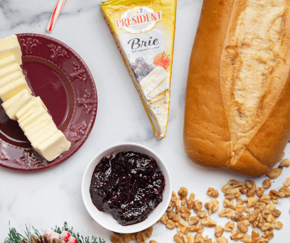 Air Fryer Raspberry and Brie Pull-Apart Bread