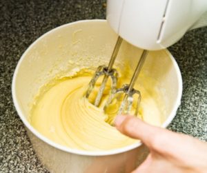 How to Bake a Cake In the Ninja Foodi
