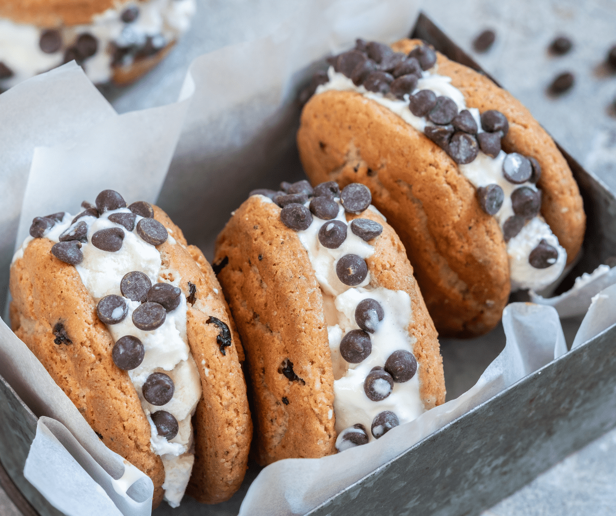 https://forktospoon.com/wp-content/uploads/2022/04/AIR-FRYER-CHOCOLATE-CHIP-COOKIE-ICE-CREAM-SANDWICH.png