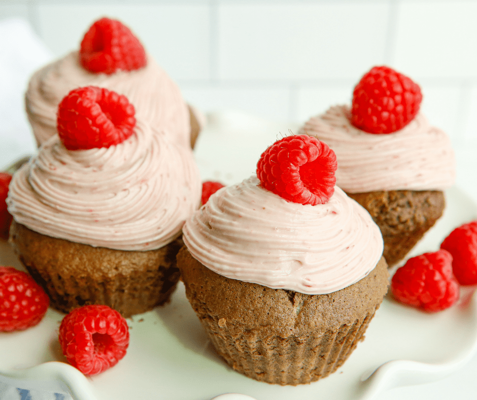 Sara's Cooking Class: Raspberry Chocolate Cupcakes