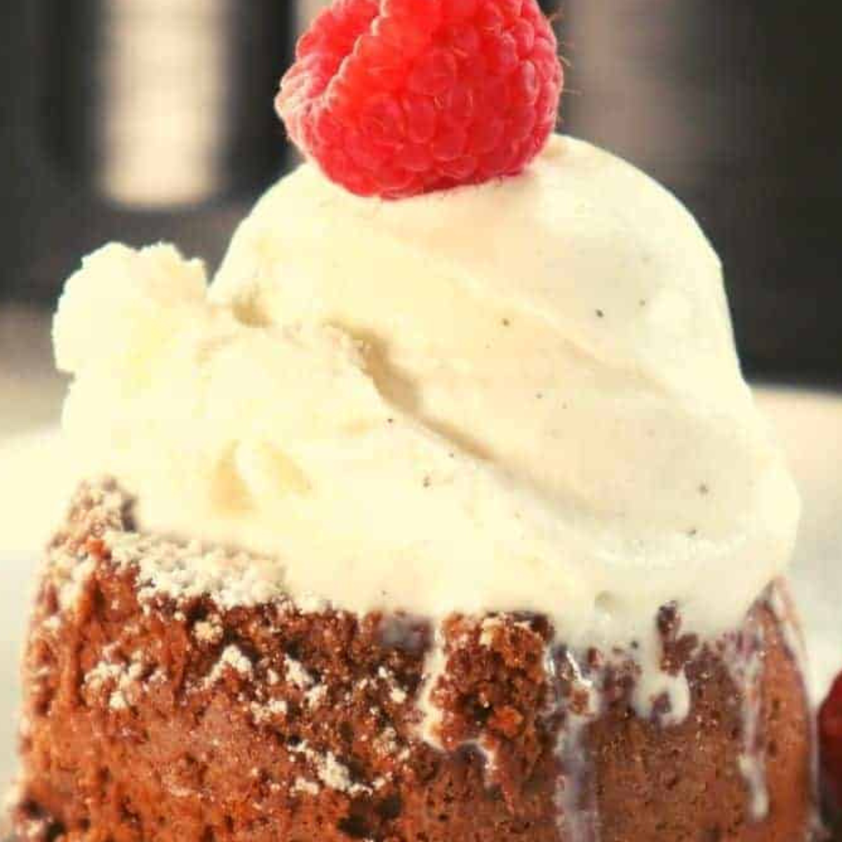 Air Fryer Copycat Chili’s Molten Lava Cake