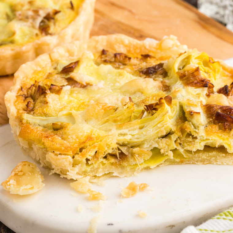 "Golden Air Fryer quiche with caramelized leeks and artichokes"