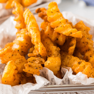closeup of seasoned air fryer crinkle fries