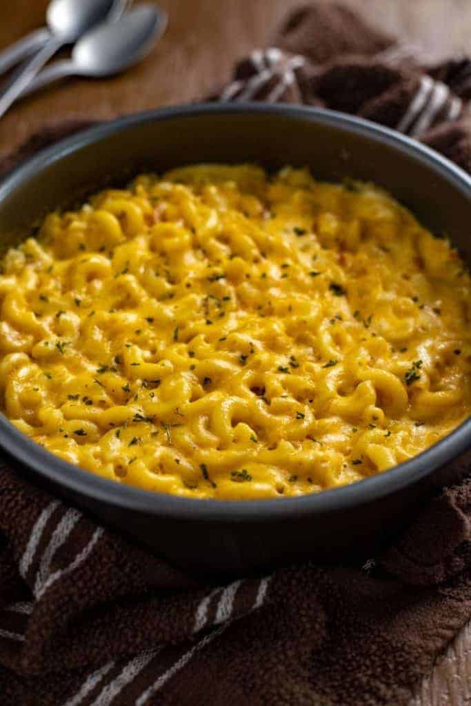 baked air fryer mac and cheese in pan