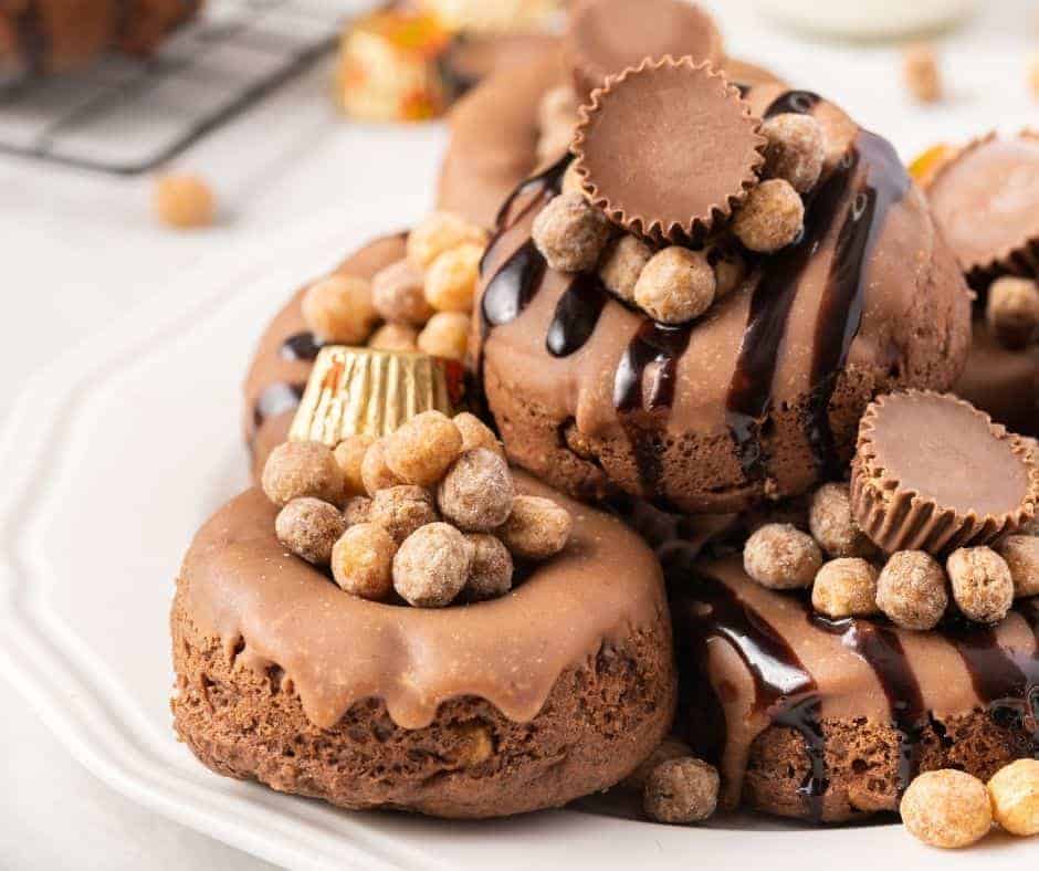 https://forktospoon.com/wp-content/uploads/2022/06/Air-Fryer-Reeses-Puff-Donuts-1.jpg