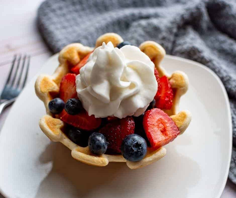 If you're anything like me, you love a good breakfast waffle. But frying up a batch can be time-consuming and messy. That's where the air fryer comes in! Today, I'm going to show you how to make an air fryer waffle bowl that is perfect for holding all your favorite toppings. Let's get started!