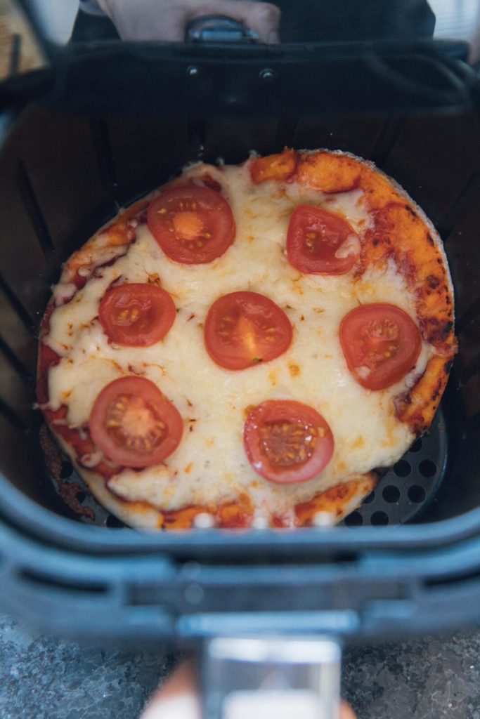 How To Cook  Margherita Pizza In The Air Fryer