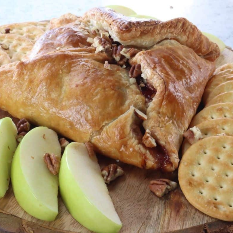 Air Fryer Baked Brie In Puff Pastry (12)