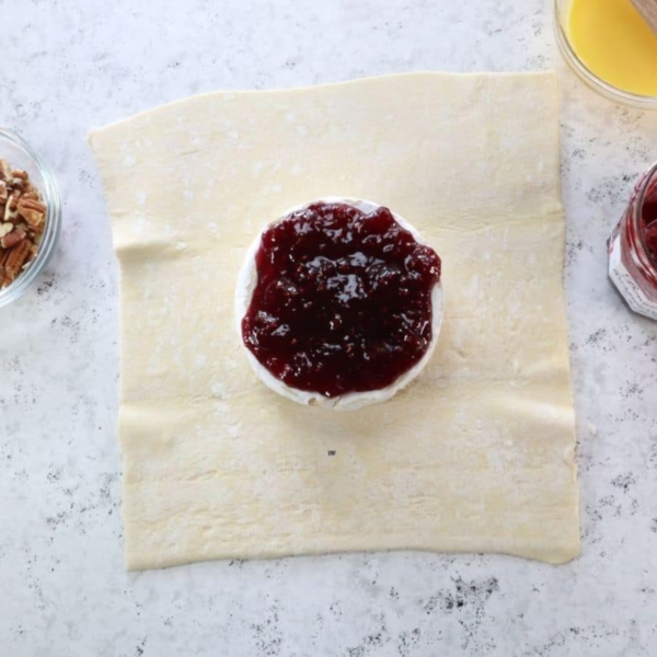 Air Fryer Baked Brie In Puff Pastry - Fork To Spoon