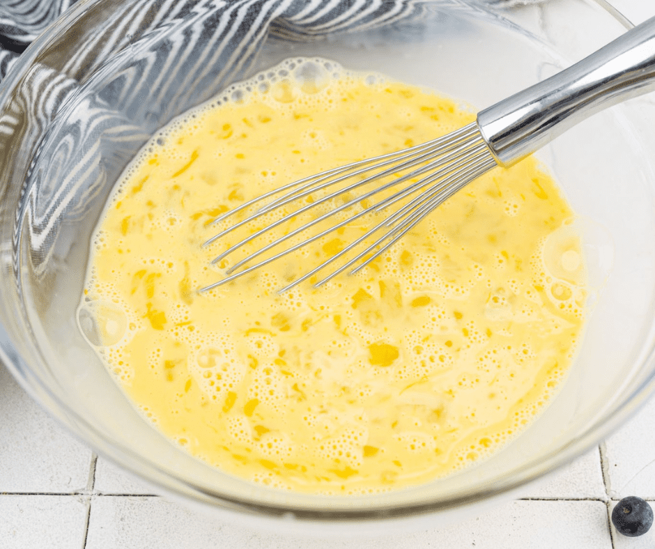 In a large mixing bowl, mix the eggs, milk, vanilla, and maple syrup, and pour into the baking pan. Cover and refrigerate overnight.

