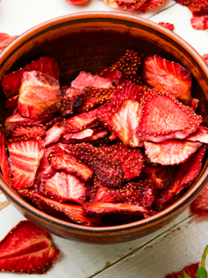 Air Fryer Dehydrated Strawberries