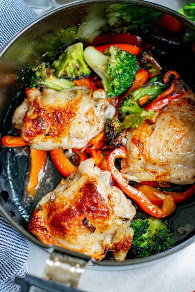How To Reheat Chicken Thighs In The AIr Fryer
