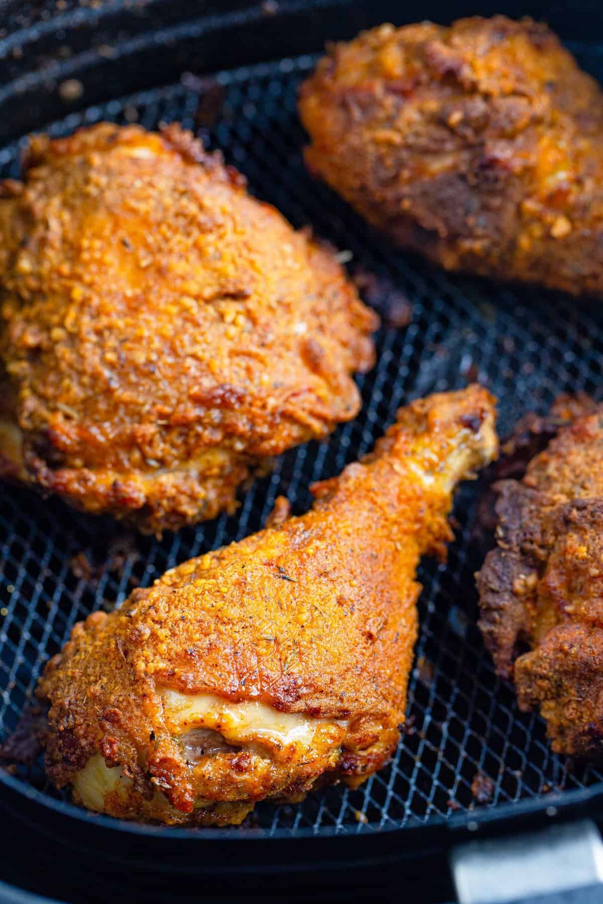 How to Reheat Fried Chicken in the Air Fryer - Fork To Spoon