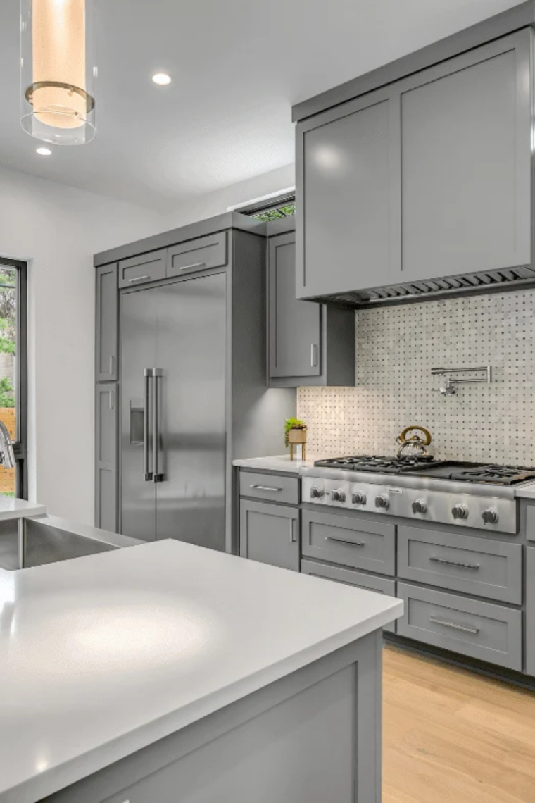 air fryer placed on kitchen counter with proper ventilation space around it