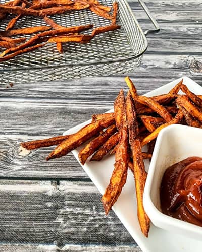 Calling all spice lovers! Looking for a delicious and healthy snack, you can whip up in minutes? Say hello to air-fried sweet potato fries with a spicy kick. Try our new recipe for Spicy Air Fryer Sweet Potato Fries!