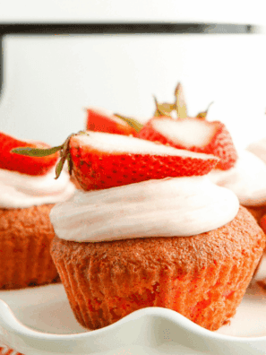Air Fryer Strawberry Cupcakes