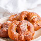 Air Fryer Copycat Auntie Anne's Pretzels