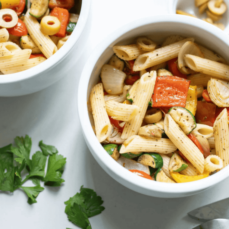 Crispy air fryer pasta salad with crunchy pasta and fresh vegetables