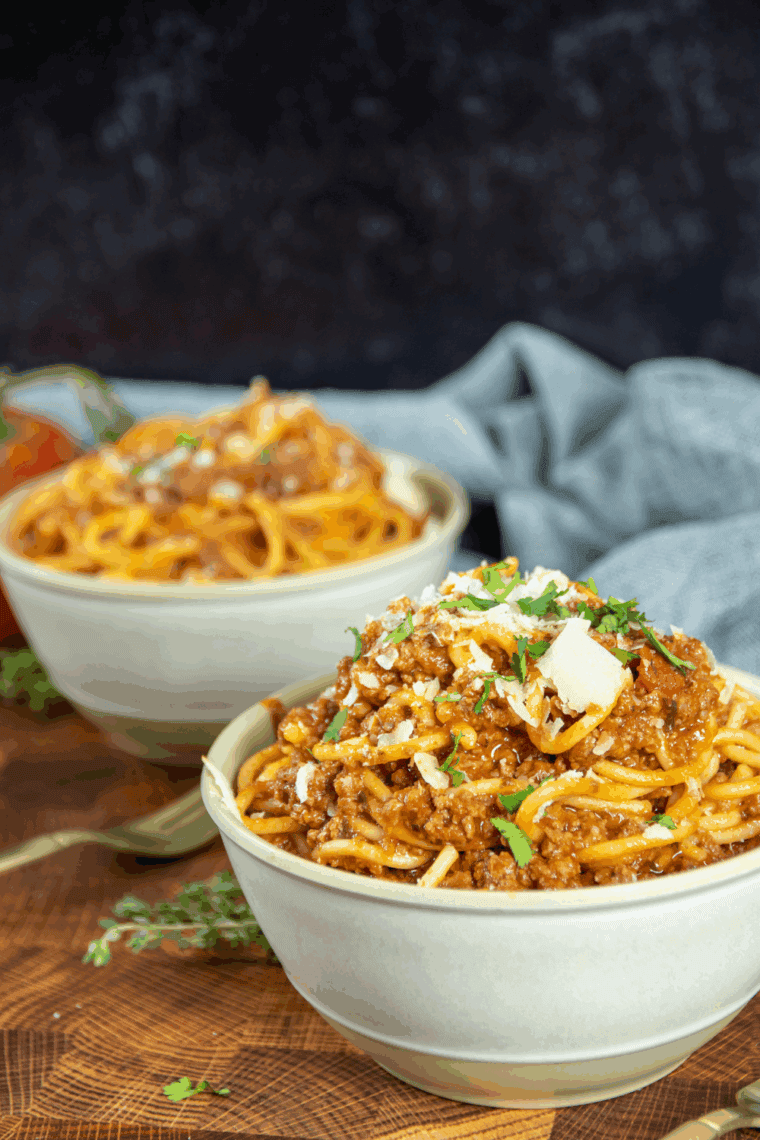 Ninja Foodi spaghetti with tender noodles and rich meat sauce served in a bowl.
