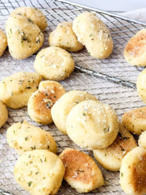 Air Fryer Copycat Domino’s Parmesan Bites served in a bowl, showing their crispy texture and appealing golden color.