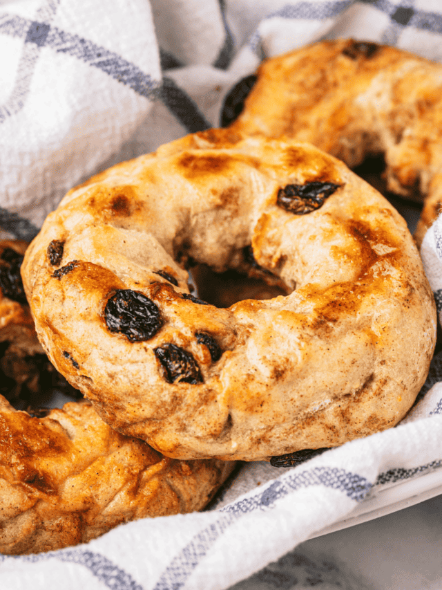 Air Fryer Cinnamon Raisin Bagel Recipe in basket