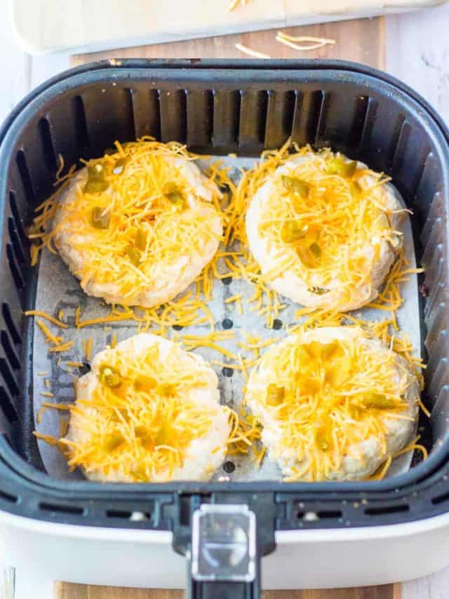 Air Fryer Keto Jalapeno Cheddar Bagels