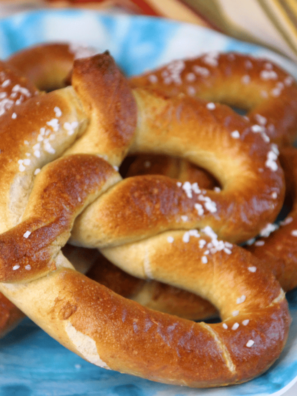 Air Fryer Auntie Anne’s Frozen Pretzels -- If you’re a fan of Auntie Anne’s freshly-baked pretzels, you can get the same delicious flavor right in your home with an air fryer.