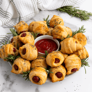 Mini Pigs In A Blanket Air Fryer -- Do you love an appetizer that is bursting with flavor?