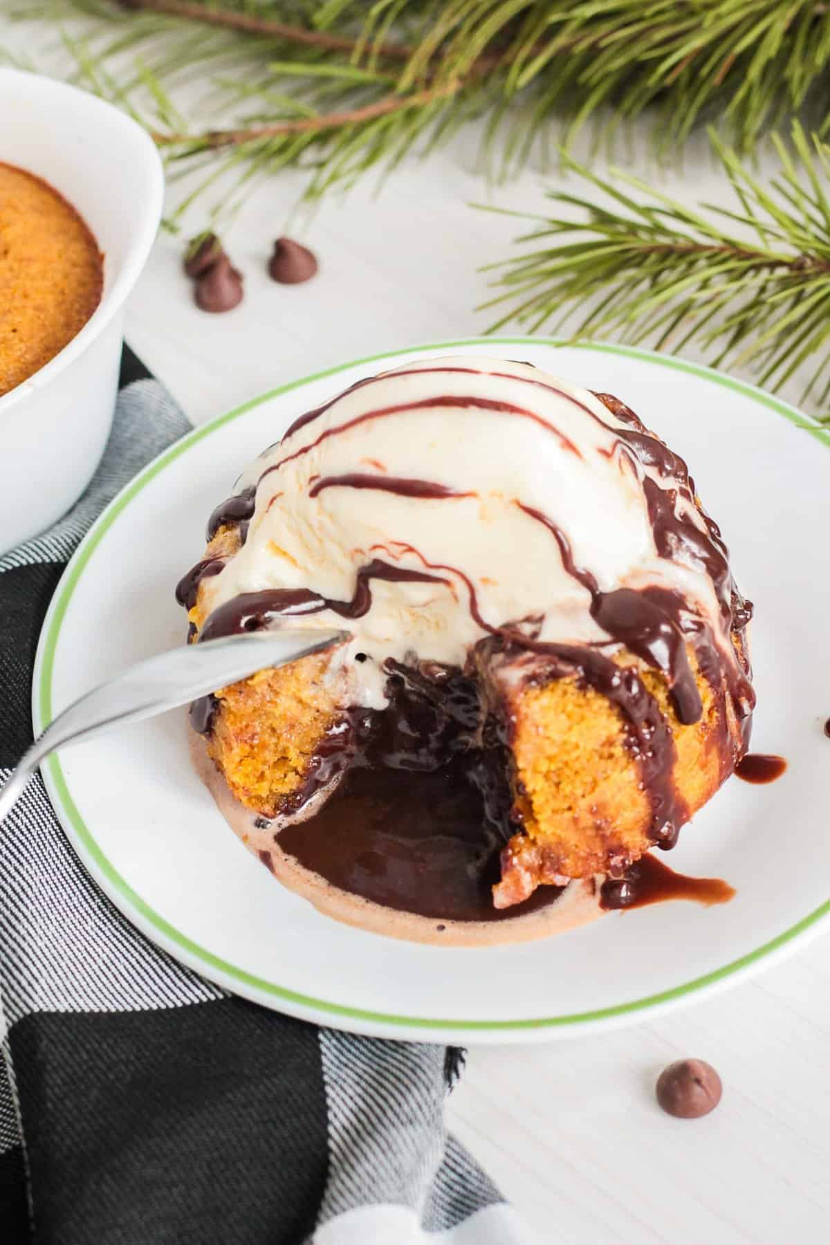 Air Fryer Pumpkin Lava Cake