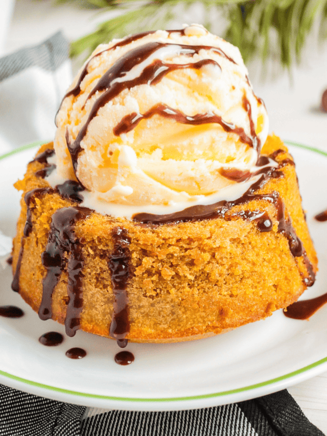 Air Fryer Pumpkin Lava Cake