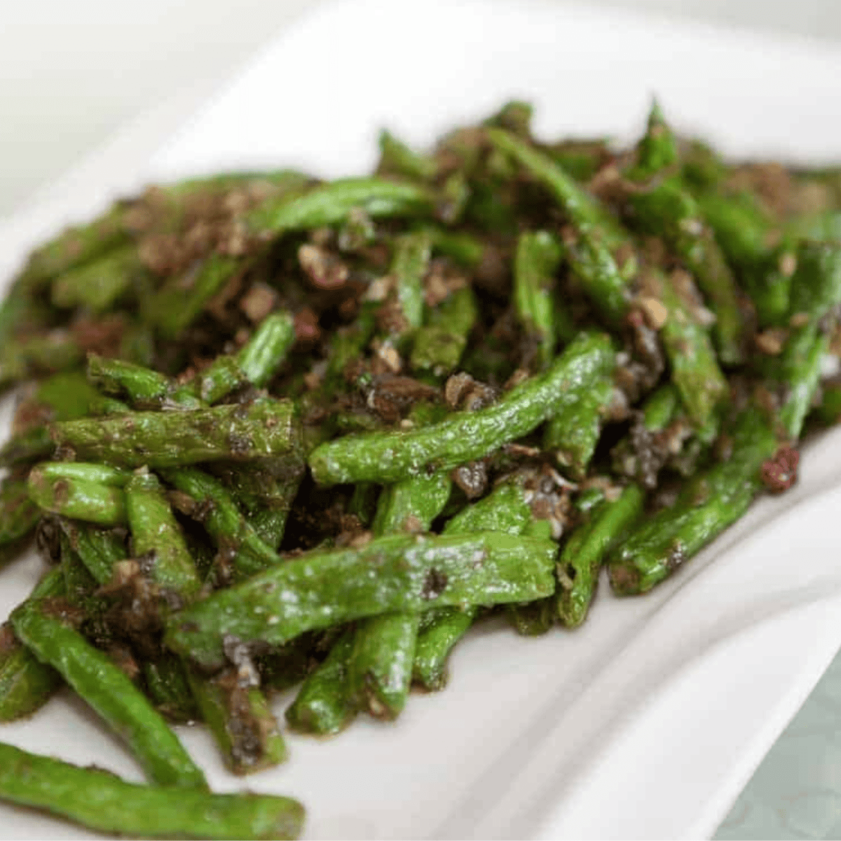 Pan-seared green beans with lemon zest