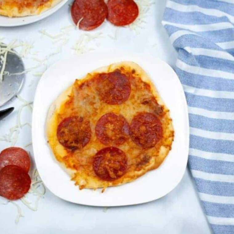 Air Fryer Pepperoni Naan Pizza