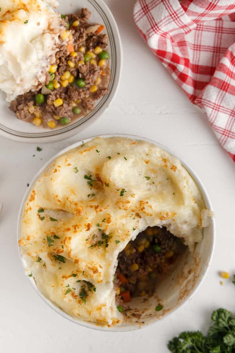 : Easy air fryer shepherd&rsquo;s pie with golden mashed potato topping over savory ground beef and vegetables