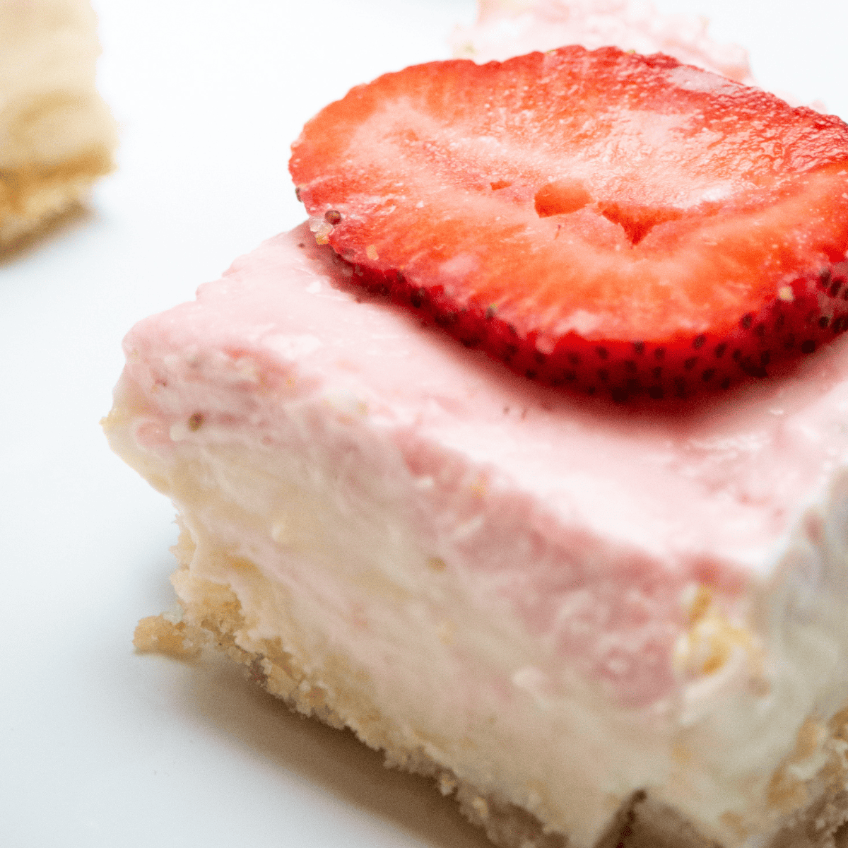 air fryer strawberry cheesecake bars