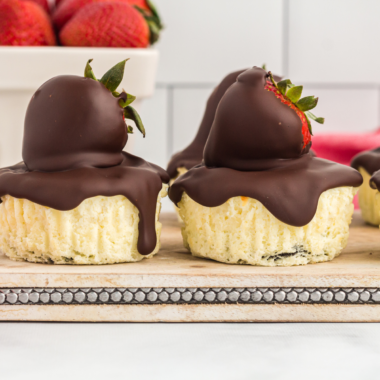 Air-Fryer-Chocolate-Strawberry-Mini-Cheesecakes