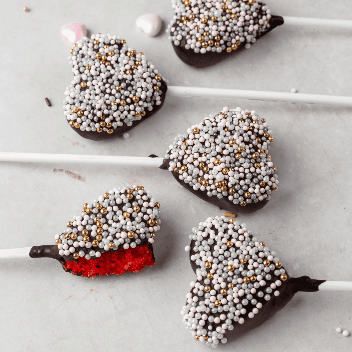 Easy Valentine's Day Cake Pops