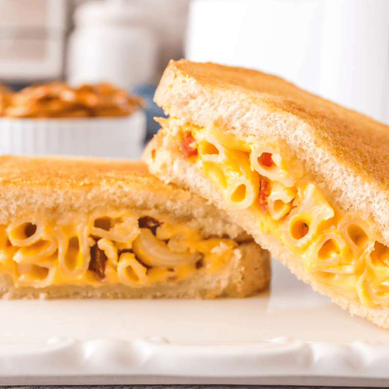 Mac & Cheese Grilled Cheese 