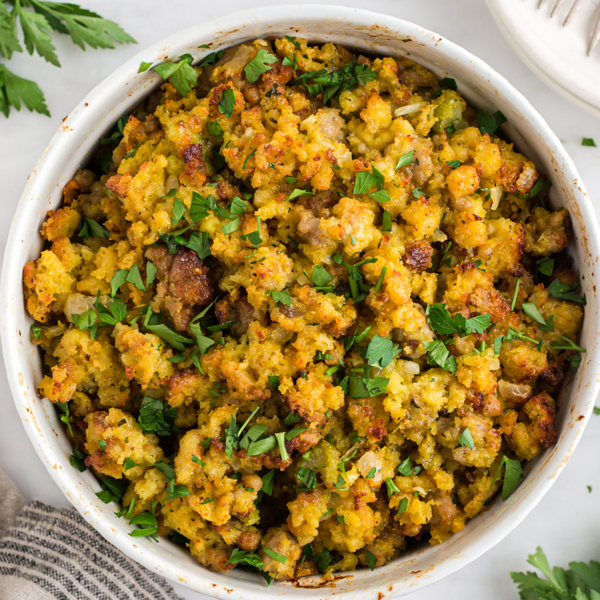 Air-Fryer-Cornbread-Sausage-Stuffing-2